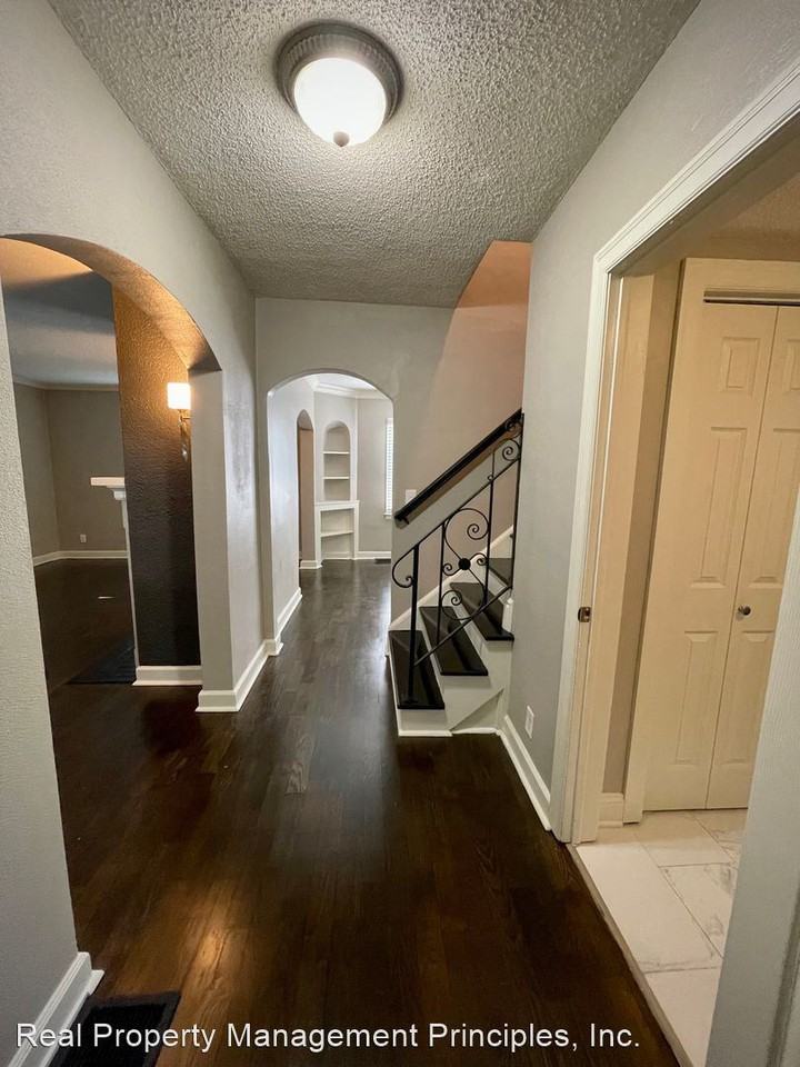 1008 4th St - Photo 2 of 28