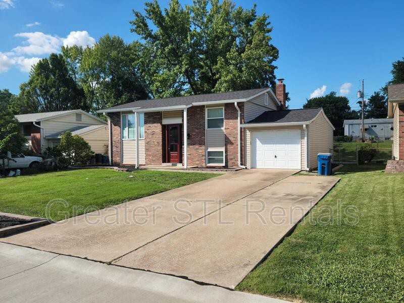 11937 Glenmar Dr - Photo 2 of 26