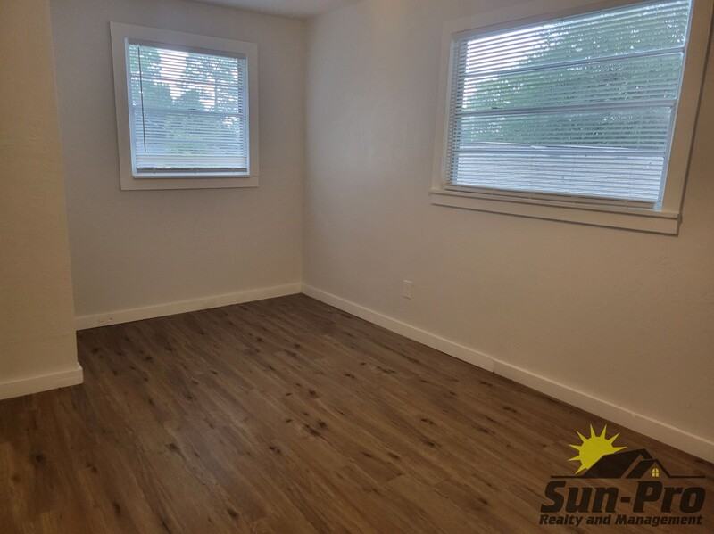 708 Georgia Street - Photo 4 of 11