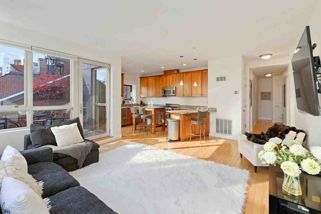 99105 Broad St #7E - Photo 2 of 21