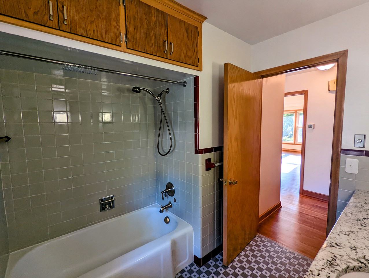 2111-2115 Irving Ave S - Photo 3 of 18