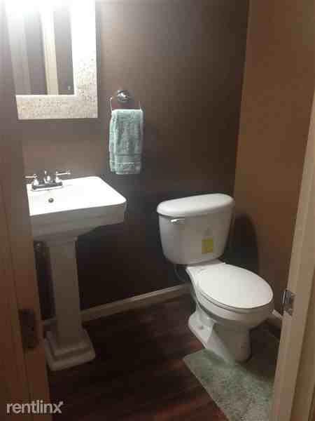 1103 W Bessemer Ave #C - Photo 2 of 9