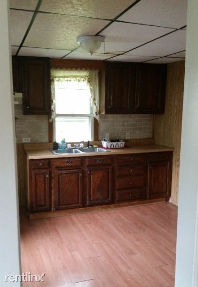 614 35th St - Photo 3 of 7