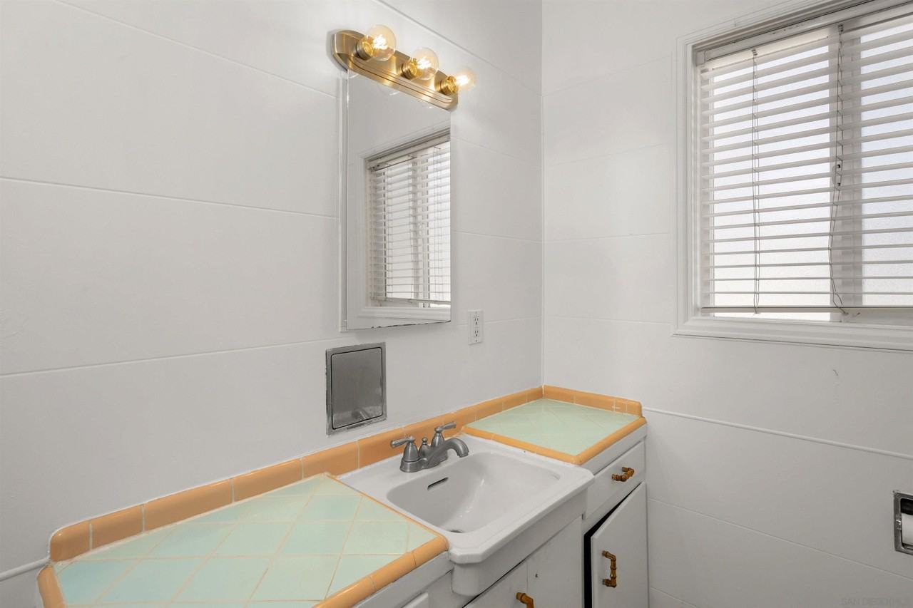 1428 Upas Street #2 - Photo 4 of 25