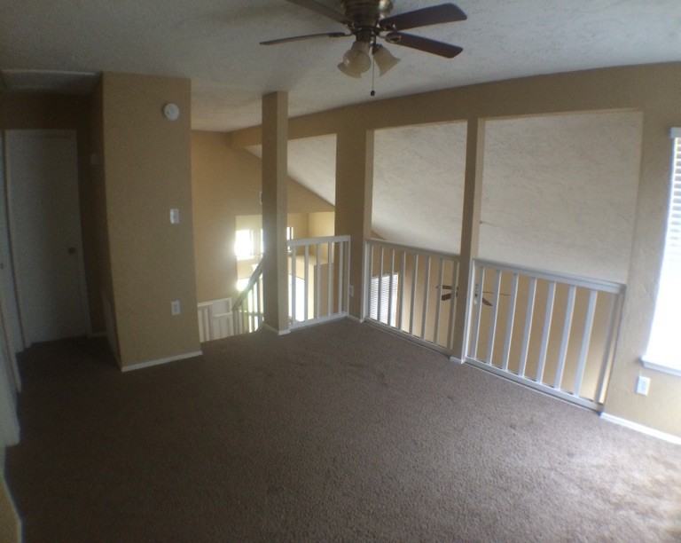 1513 Colborne Dr - Photo 3 of 13