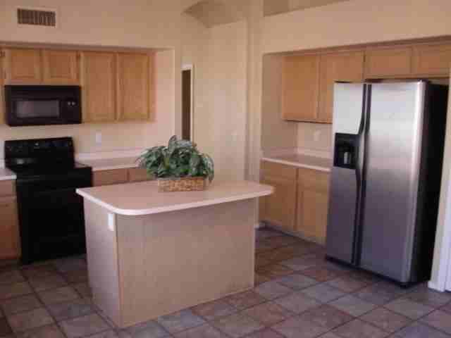 92 S Sandstone St - Photo 2 of 10