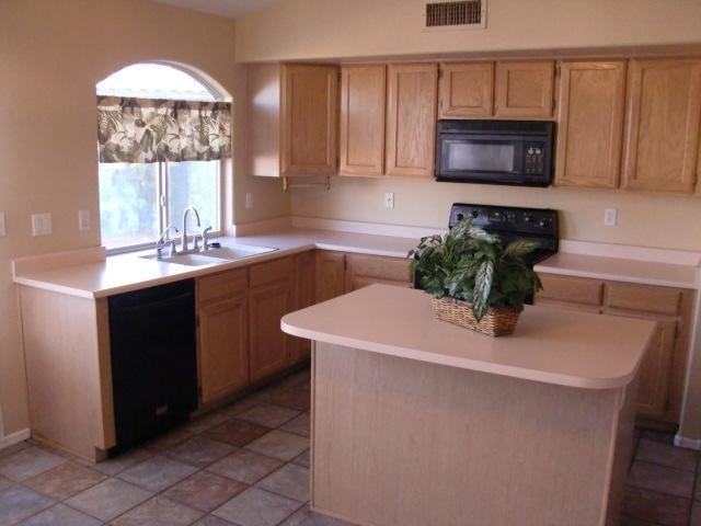 92 S Sandstone St - Photo 3 of 10