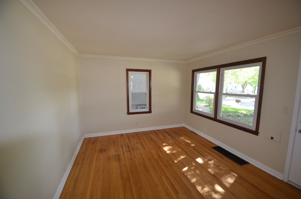 5653 24th Ave S - Photo 3 of 8