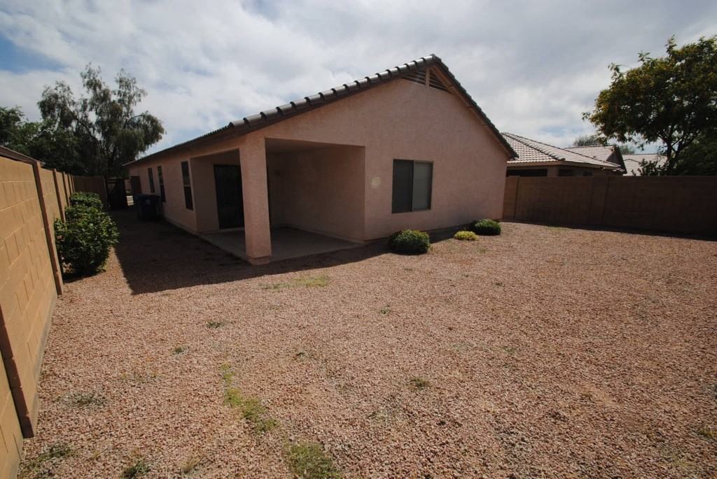 10534 W Edgemont Dr - Photo 2 of 20