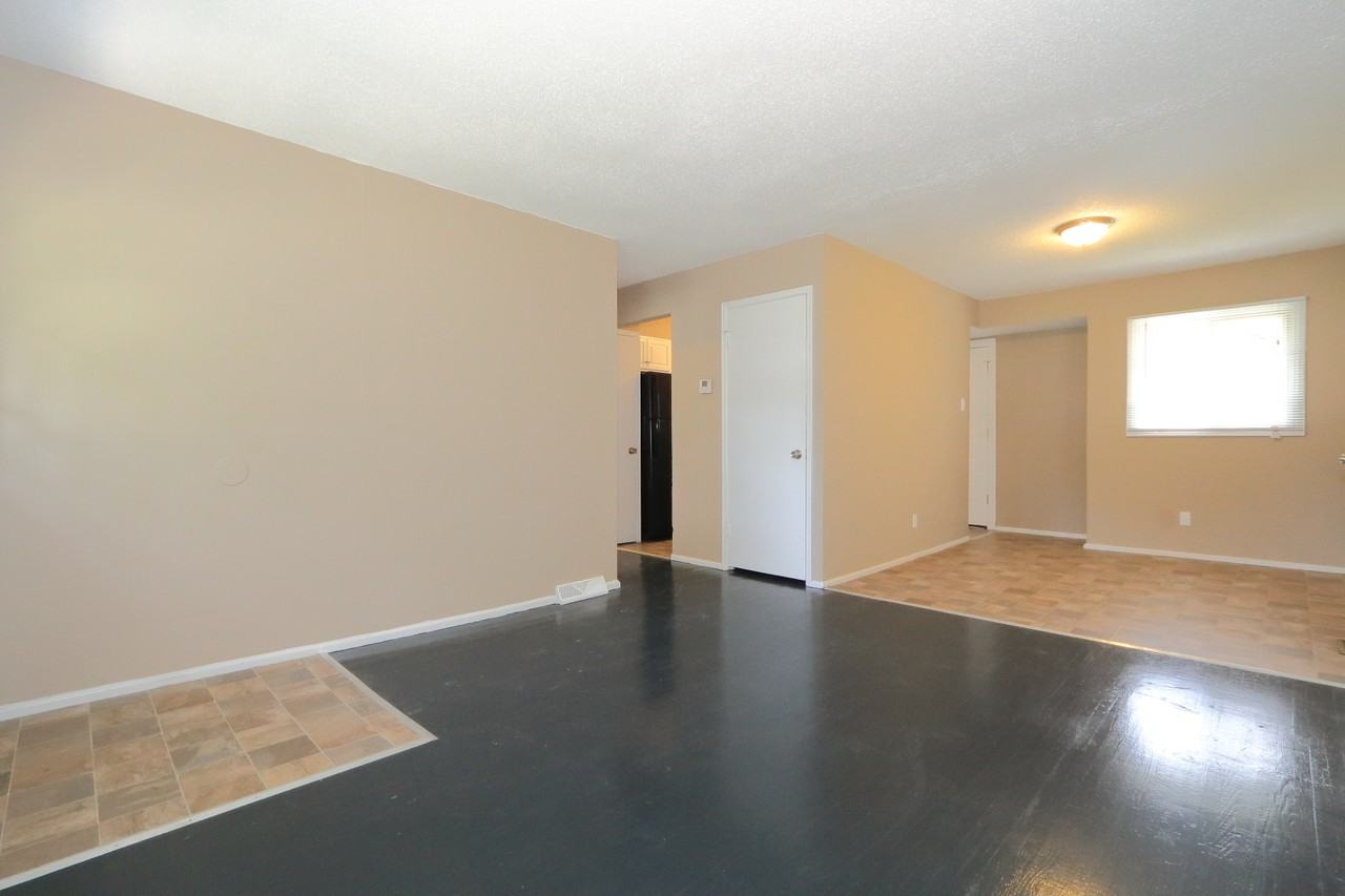 209 Estridge Rd - Photo 3 of 13