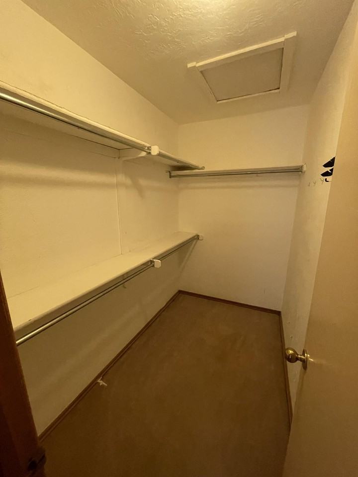 1000 Rambling Oaks - 8 #8 - Photo 4 of 9