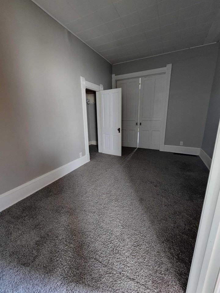 1107 Avenue F #1107LOWER - Photo 5 of 11