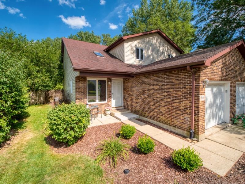 1514 Peachtree Ln - Photo 2 of 26