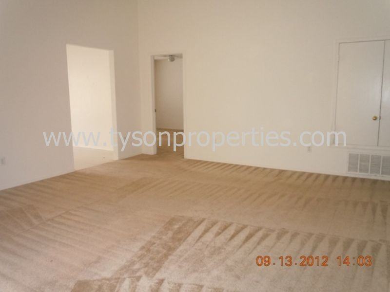 512 Sawtooth St SE - Photo 2 of 13