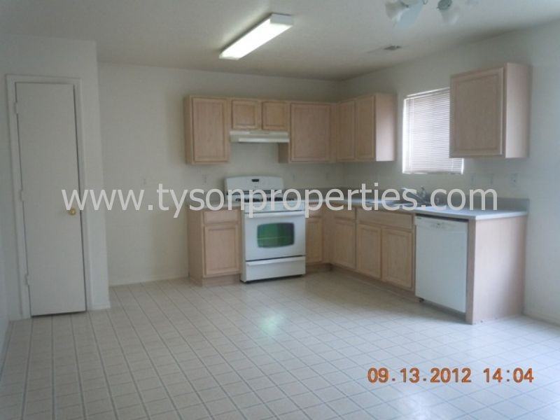 512 Sawtooth St SE - Photo 3 of 13