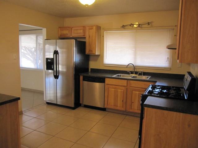 9100 Somervell Ct NE - Photo 2 of 13