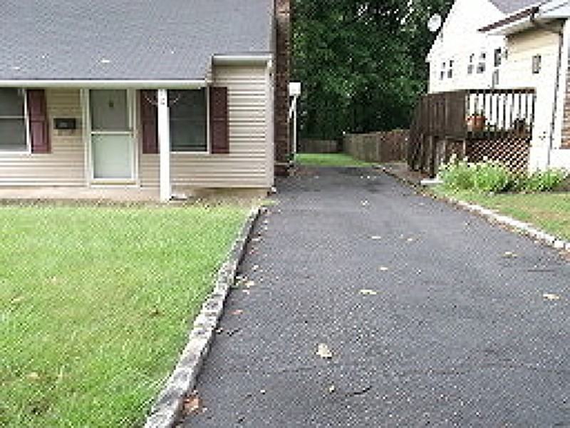 11 Ridge Pl - Photo 2 of 11