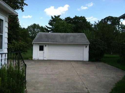 5840 Main St - Photo 3 of 4