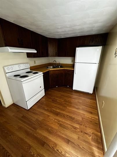 2526 East Dexter Avenue - Photo 3 of 6