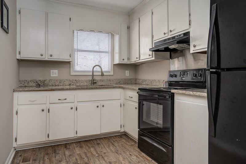 324 Lexington St #5 - Photo 2 of 8