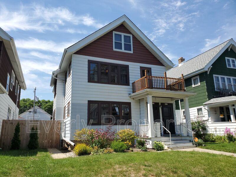 3335 N Bremen St - Photo 2 of 37