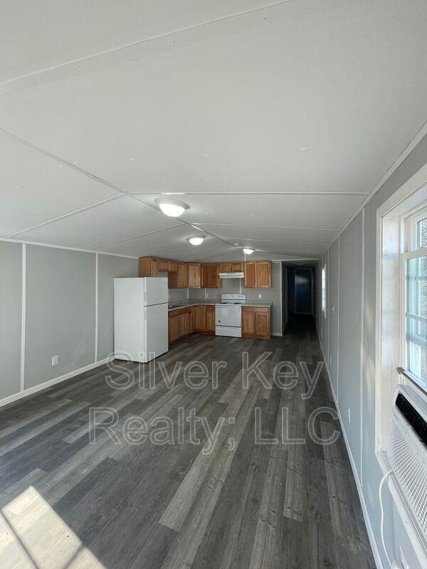 1004 S Jackson St #B5 - Photo 4 of 12