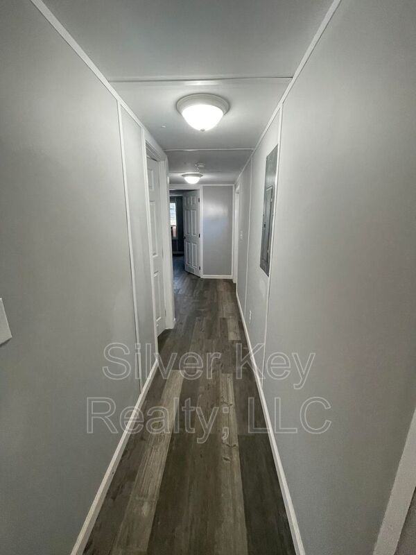 1004 S Jackson St #B5 - Photo 5 of 12