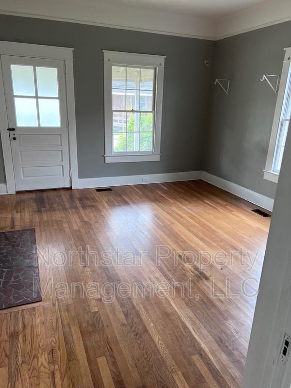 110 Morgan Ave - Photo 3 of 6