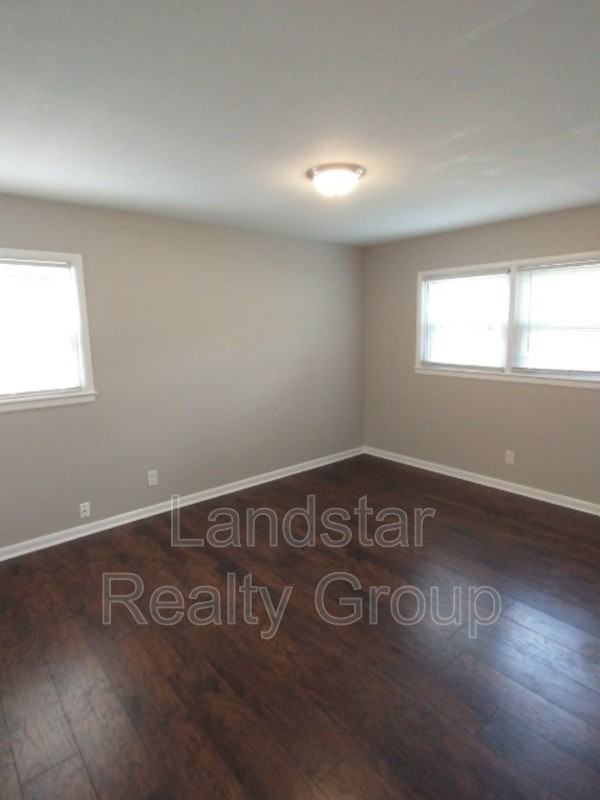 9403 Burgoo King Rd - Photo 6 of 41