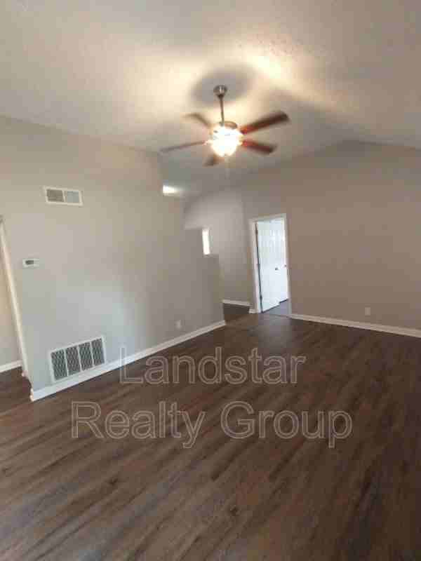 9403 Burgoo King Rd - Photo 7 of 41