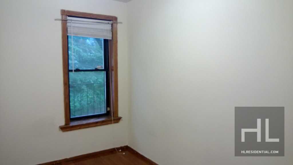 14th St #A4 - Photo 3 of 5