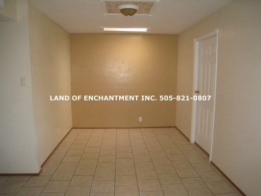 2608 Elwood Pl NE - Photo 3 of 20