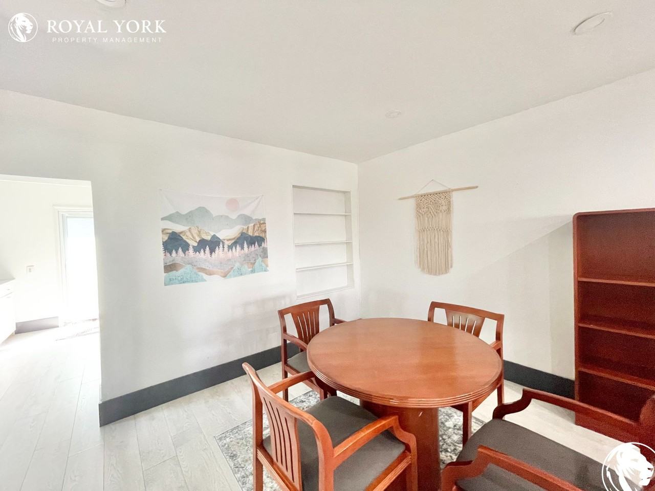 52 Edgemont St N - Photo 3 of 35