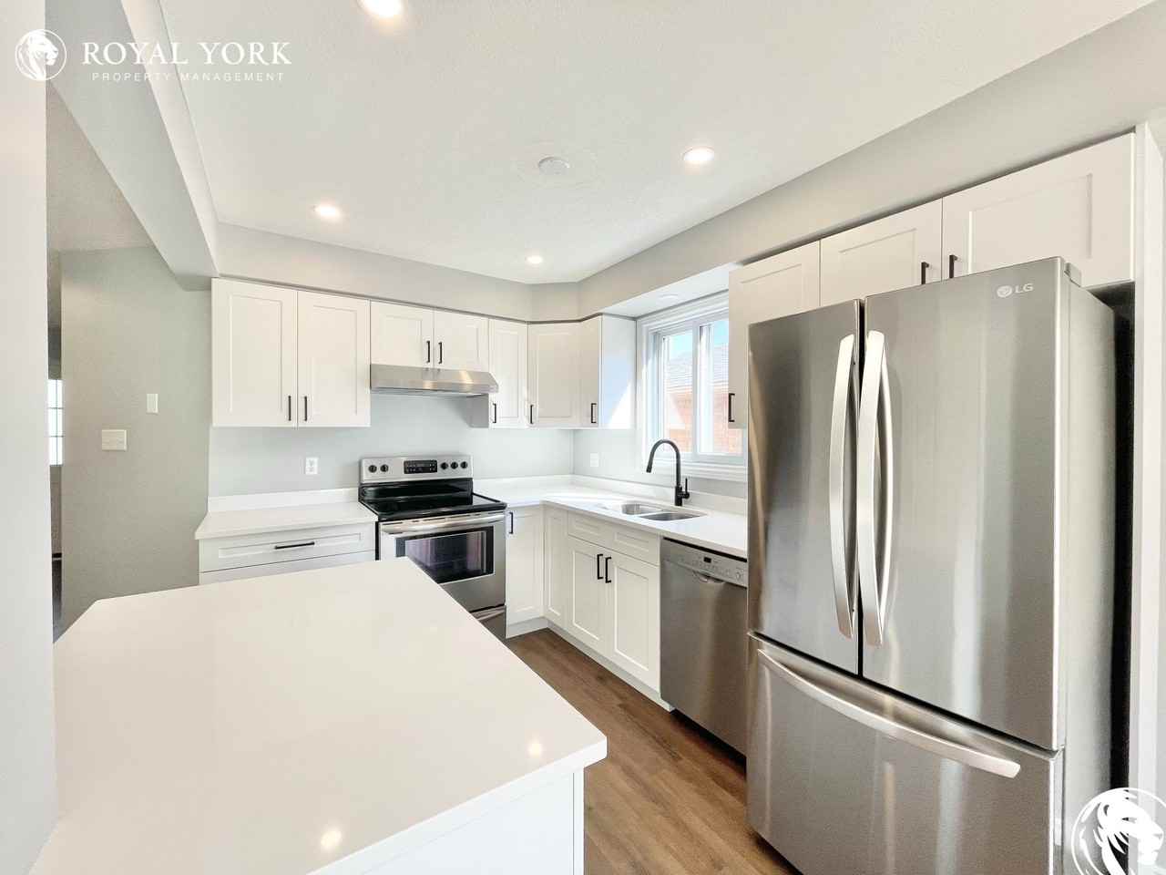 493 Bankside Dr - Photo 2 of 37