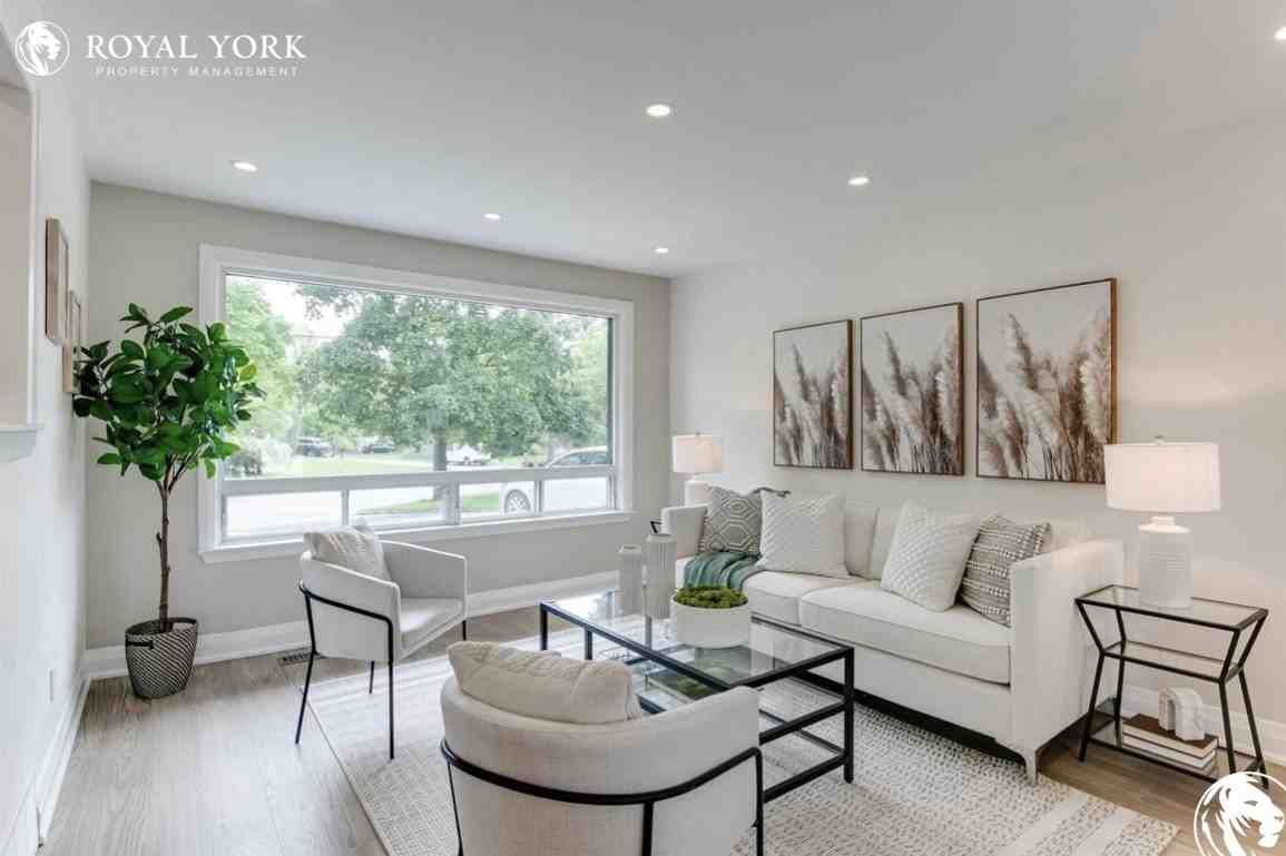 403 Oceanside Ave - Photo 3 of 49
