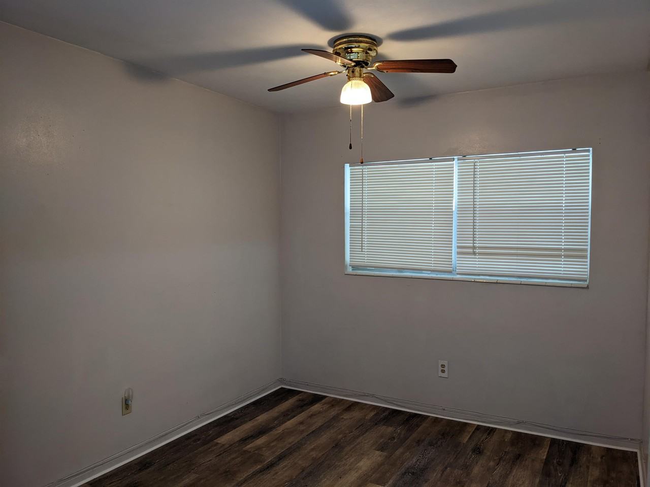 454 S Hibiscus Ave #1 - Photo 3 of 16