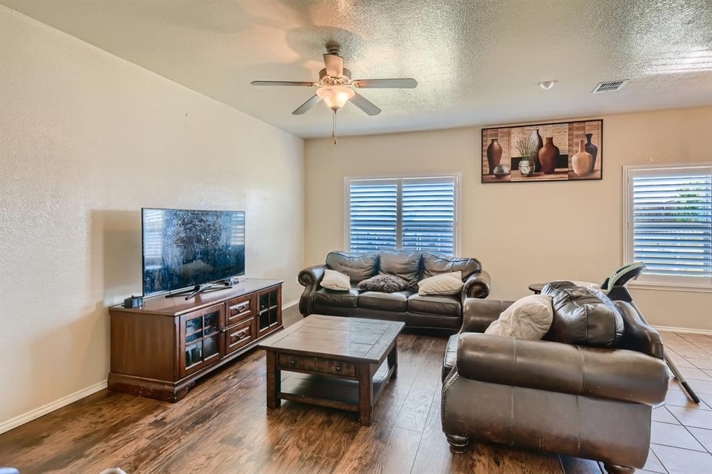 1629 Kings Glen Ln #1 - Photo 3 of 18
