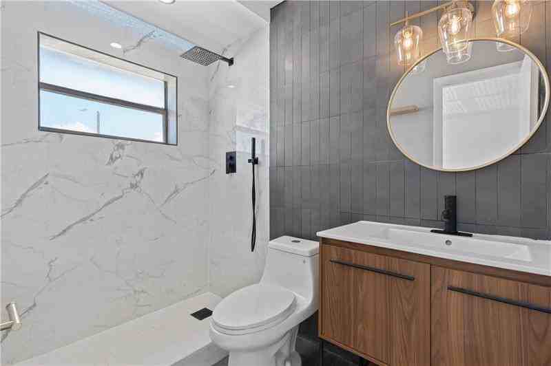 1200 Southwest 52nd Avenue - Photo 2 of 4