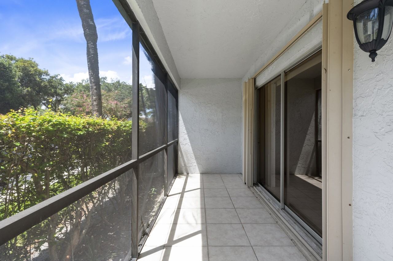 2733 South Oakland Forest Drive - Photo 4 of 26