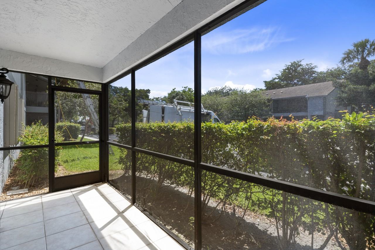 2733 South Oakland Forest Drive - Photo 5 of 26