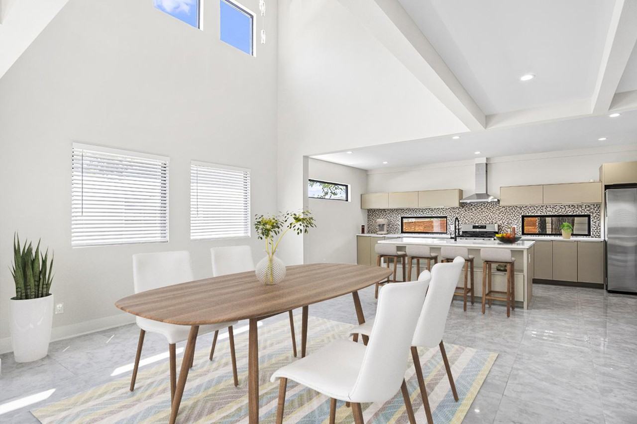 Elegant and updated North Oak Cliff home - Photo 4 of 25