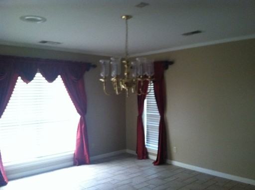 1202 Queens Ct - Photo 2 of 14