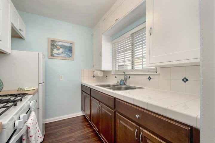 719 Whiting Court #719 - Photo 3 of 19