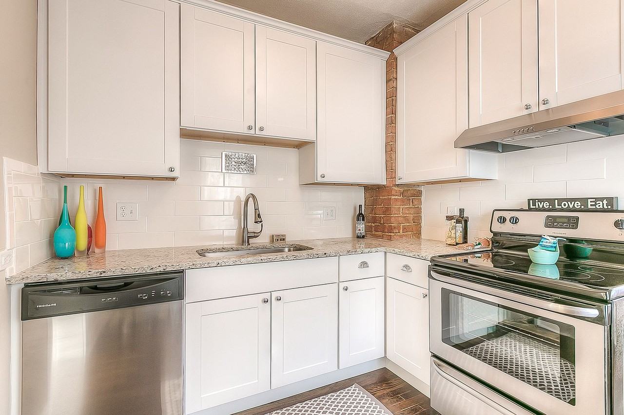 4329 State Line Rd - Photo 2 of 6