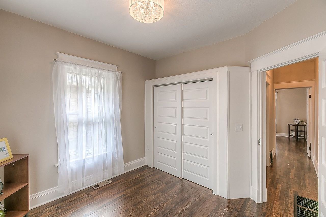 4329 State Line Rd - Photo 3 of 6