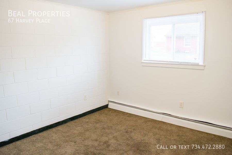 67 Harvey Street North - Photo 5 of 11