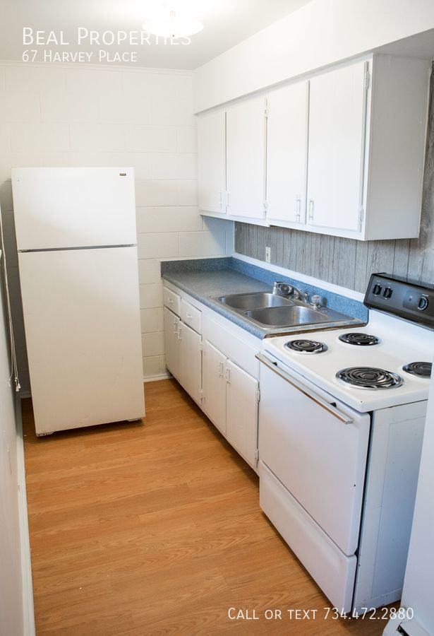 67 Harvey Street North - Photo 6 of 11