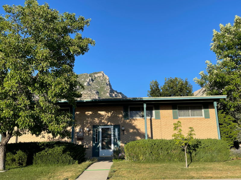 2636 E 900 S - Photo 3 of 27