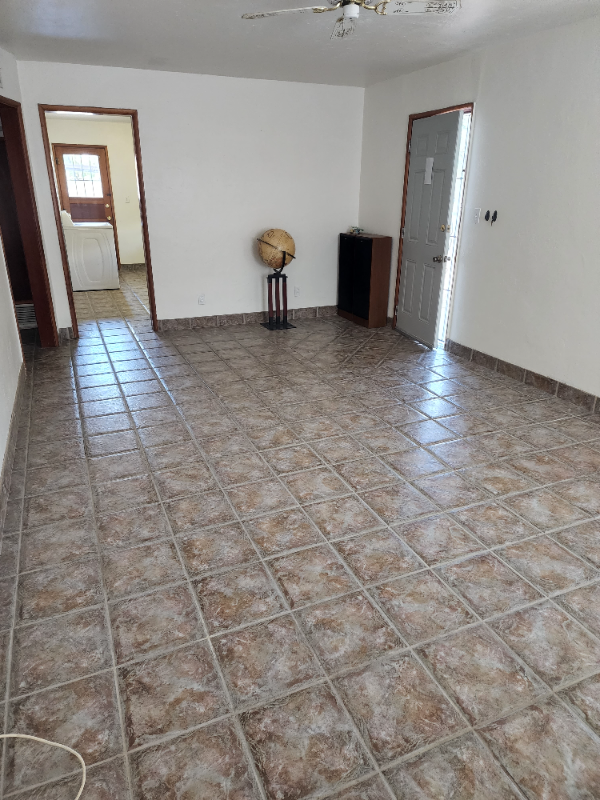 2525 N Edith Blvd - Photo 3 of 17