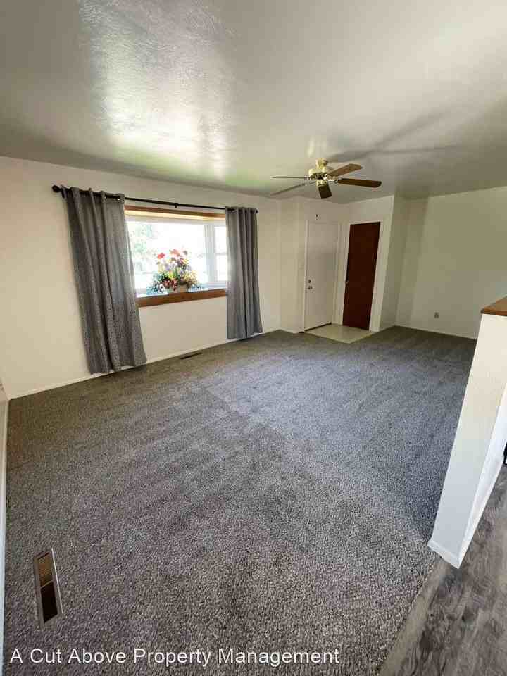 4125 Tulip Way - Photo 2 of 21
